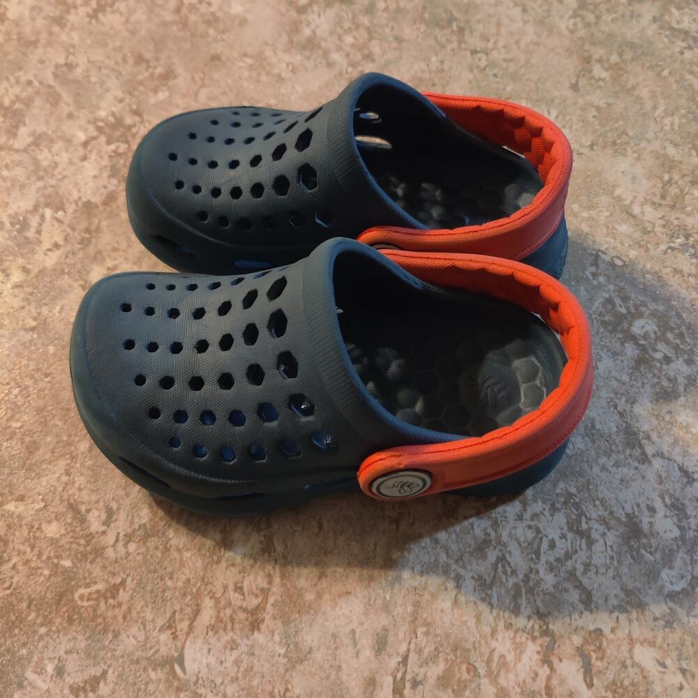 Joybees Kids Clogs Blue w/ Red Strap‎ Active Shoes Little Boys or Girls Size 4-5